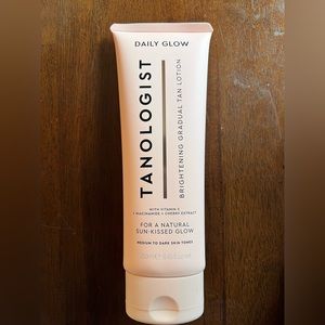 Tanologist Daily Glow - Hydrating Gradual Tan Lotion